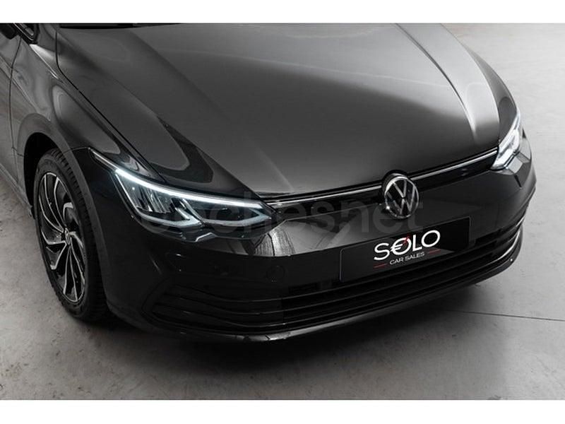 Usado VW Golf VIII Life 110 CV (80 kW) 2024 Gris / plata Berlina