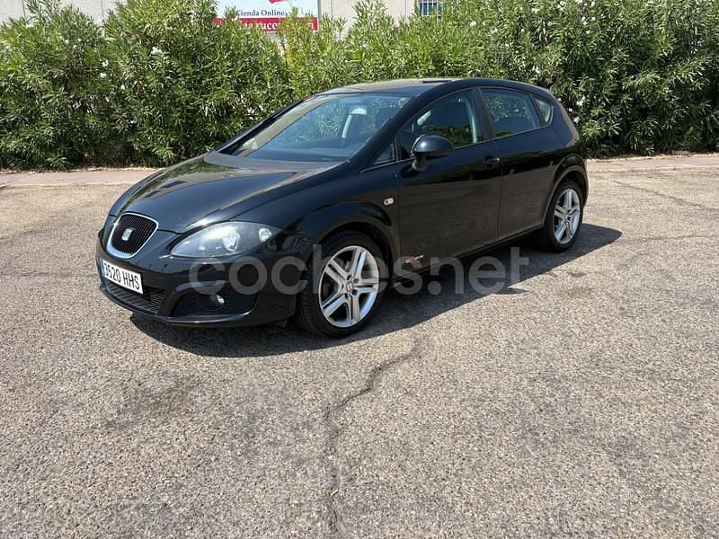 Usado Seat Leon Copa 105 CV (77 kW) 2011 Negro Berlina
