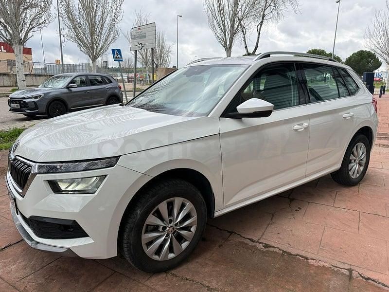 Usado Skoda Kamiq Ambition 110 CV (80 kW) 2021 Blanco SUV