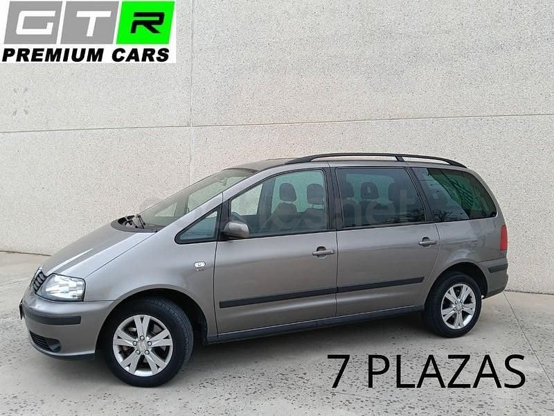 Usado Seat Alhambra Sport 140 CV (102 kW) 2009 Gris / plata Monovolumen