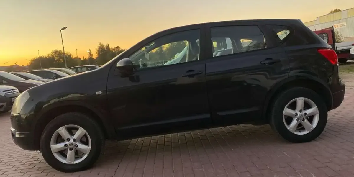 Usado Nissan Qashqai Premium Edition 106 CV (77 kW) 2009 Negro SUV