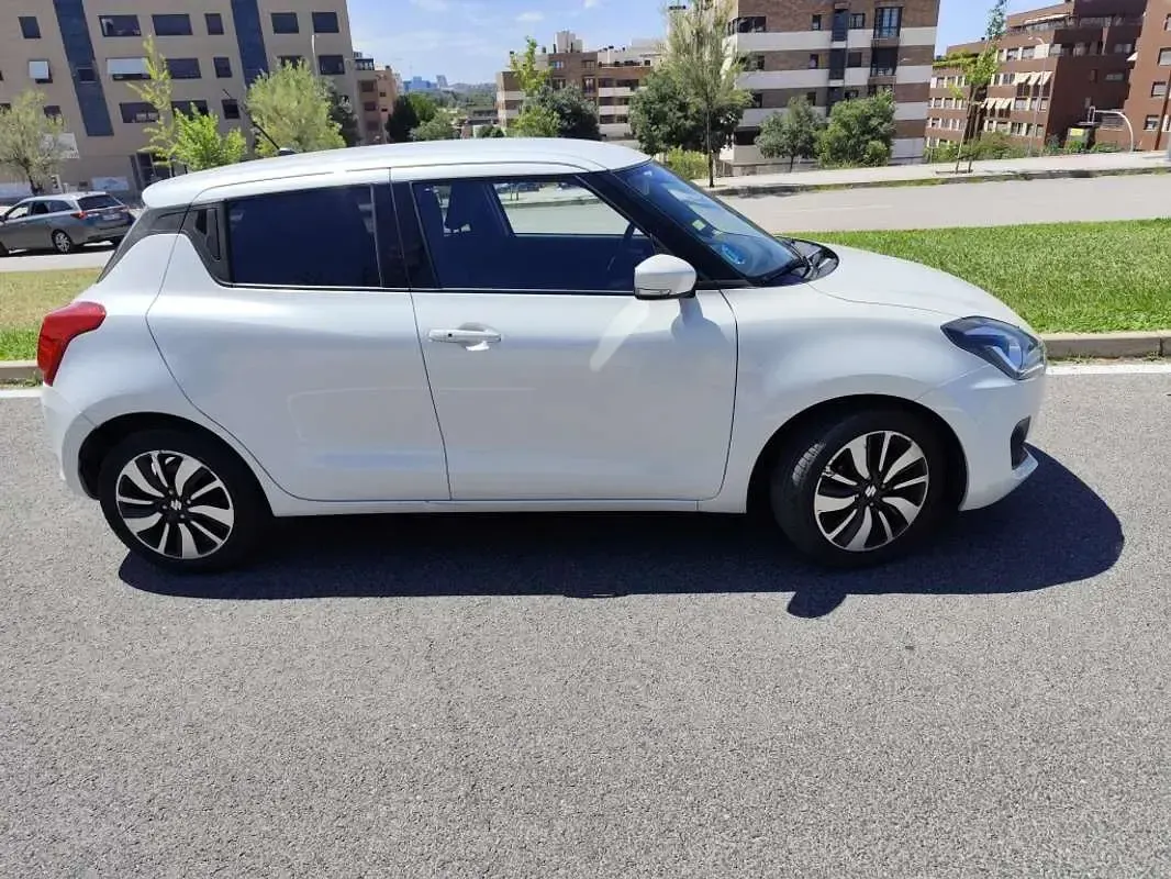 Usado Suzuki Swift GLX 90 CV (66 kW) 2019 Blanco Utilitario