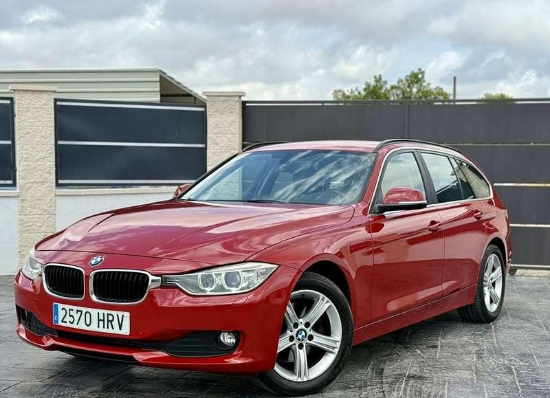 Rojo Usado 2013 BMW 320 Sport Line Familiar | 10.999 € (Precio justo) - Imagen 1/4