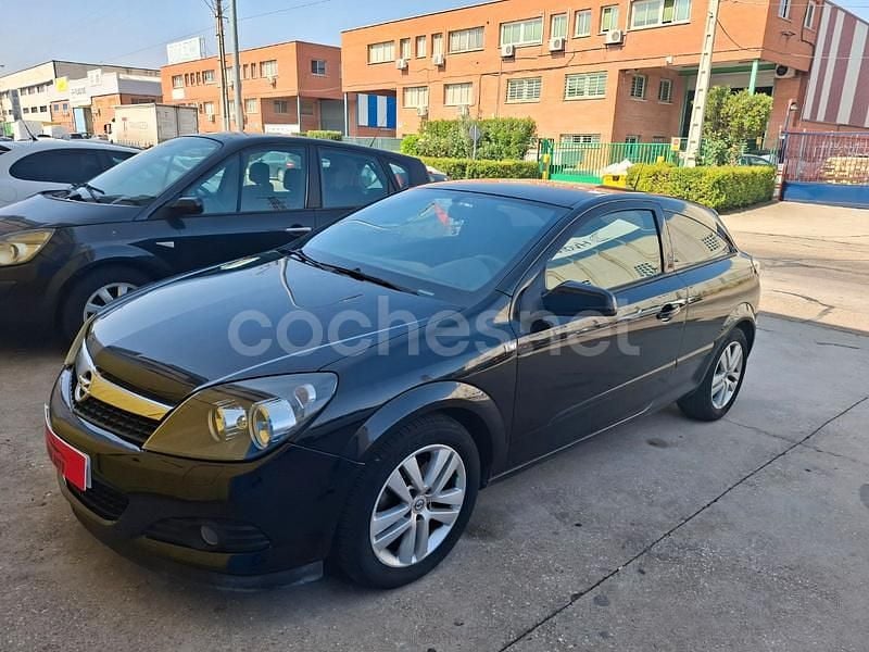 Negro Usado 2008 Opel Astra GTC Enjoy Berlina | 5000 € (Precio justo) - Imagen 1/4