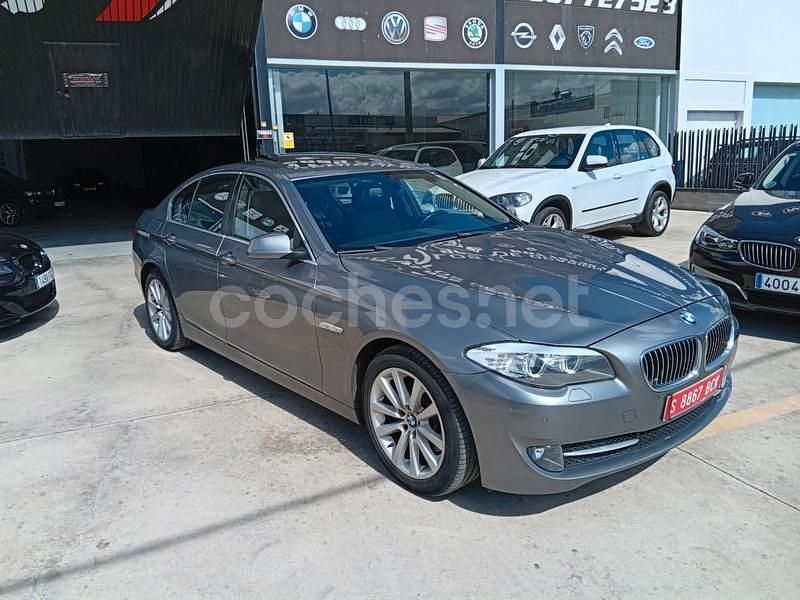 Gris / plata Usado 2013 BMW 530 Comfort Edition Berlina | 14.990 € (Precio justo) - Imagen 1/4