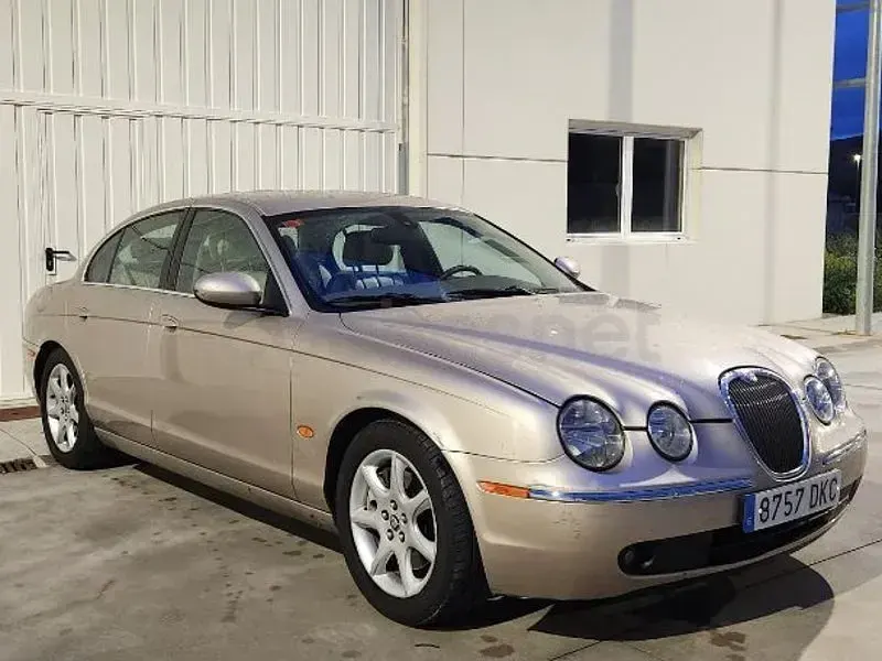 Usado Jaguar S-Type Executive 207 CV (152 kW) 2005 Beige Berlina
