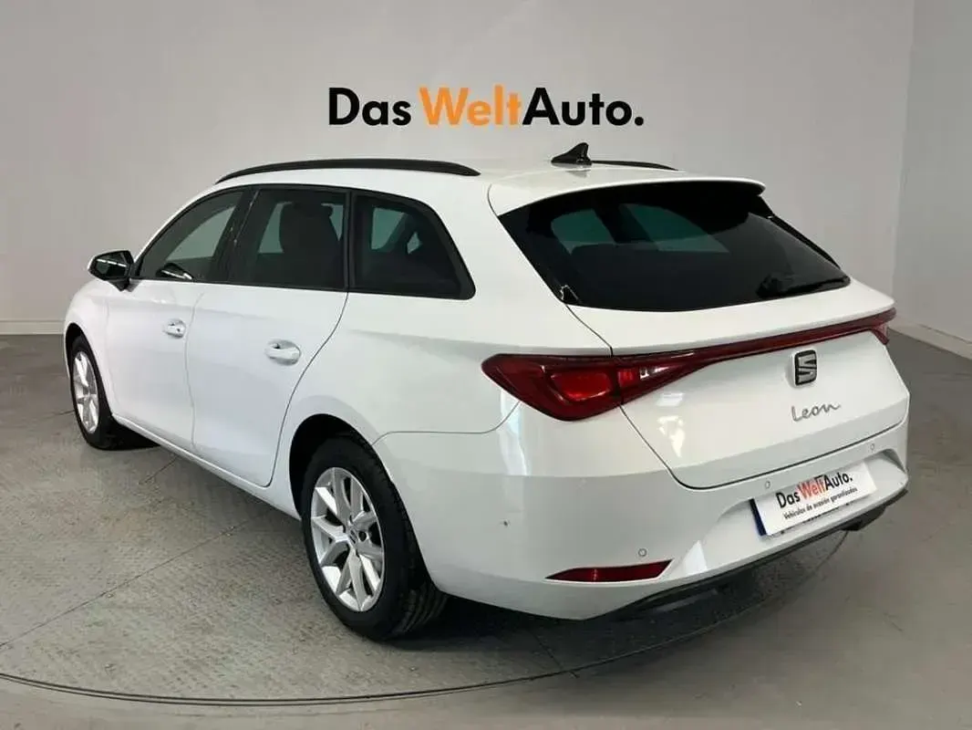 Usado Seat Leon ST Style 116 CV (85 kW) 2025 Blanco Familiar