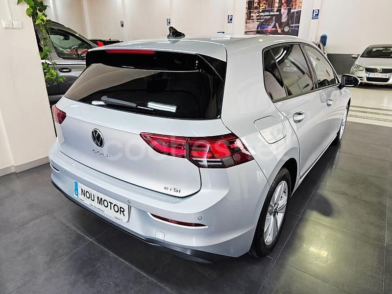 Usado VW Golf VIII Life 150 CV (110 kW) 2020 Gris / plata Berlina