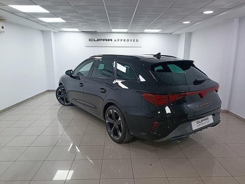 Usado Cupra Leon 150 CV (110 kW) 2024 Negro Familiar
