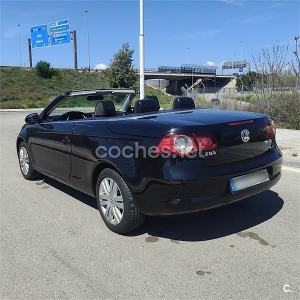Usado VW Eos Individual 140 CV (102 kW) 2007 Negro Descapotable