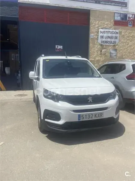 Gebraucht Peugeot Rifter Active 130 PS (95 kW) 2019 Weiß Van / Kleinbus
