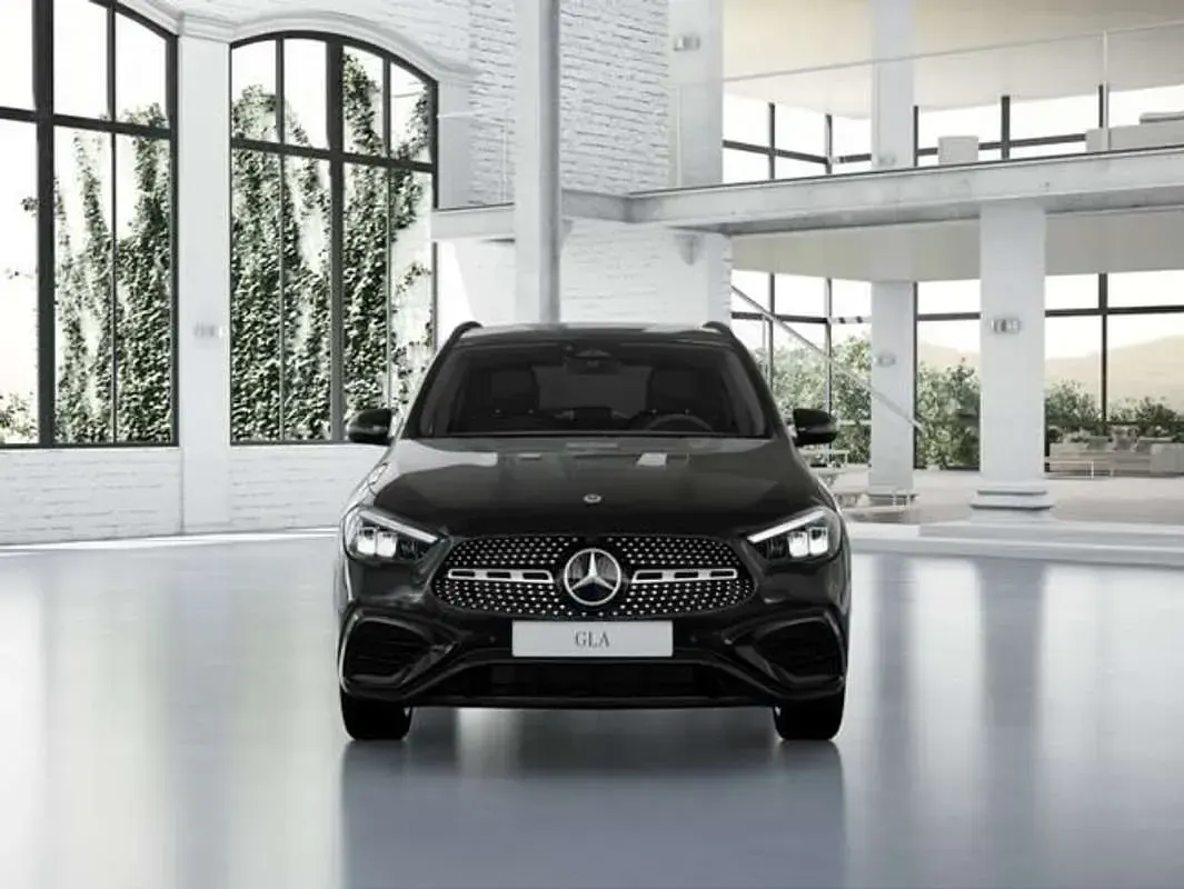 Usado Mercedes GLA200 150 CV (110 kW) 2025 Negro SUV