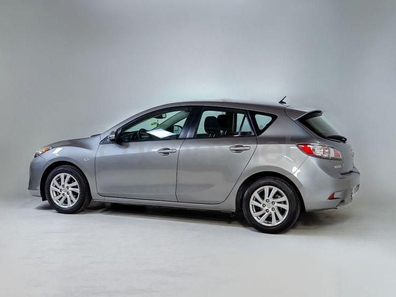 Usado Mazda 3 105 CV (77 kW) 2012 Gris / plata Berlina