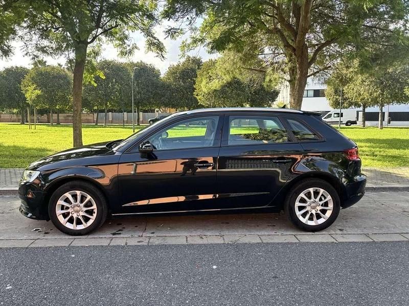 Usado Audi A3 Sportback Attraction 105 CV (77 kW) 2014 Negro Utilitario