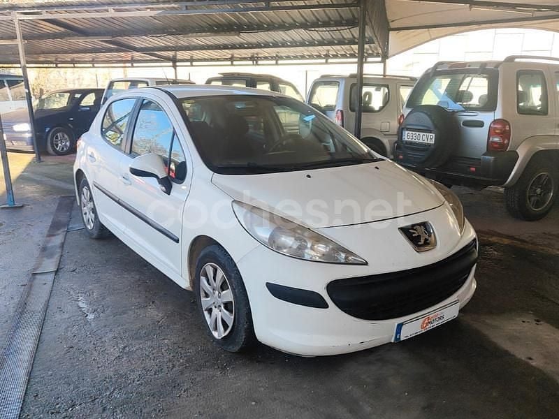 Usado Peugeot 207 90 CV (66 kW) 2007 Blanco Berlina