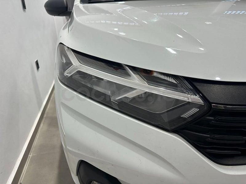 Usado Dacia Sandero Essentiel 101 CV (74 kW) 2021 Blanco Berlina