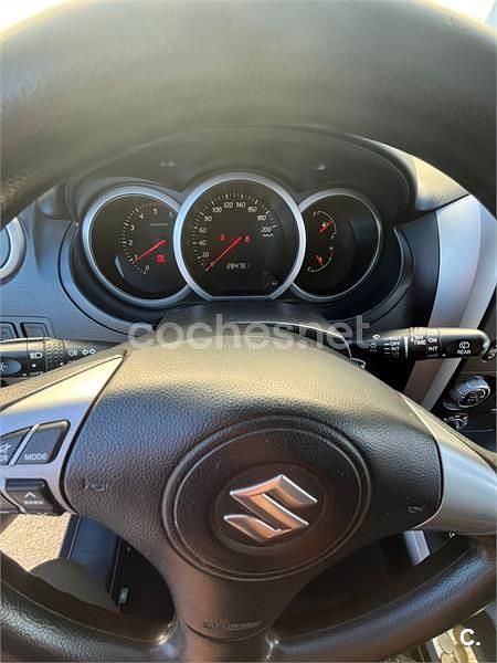 Usado Suzuki Grand Vitara 129 CV (94 kW) 2007 Gris / plata SUV