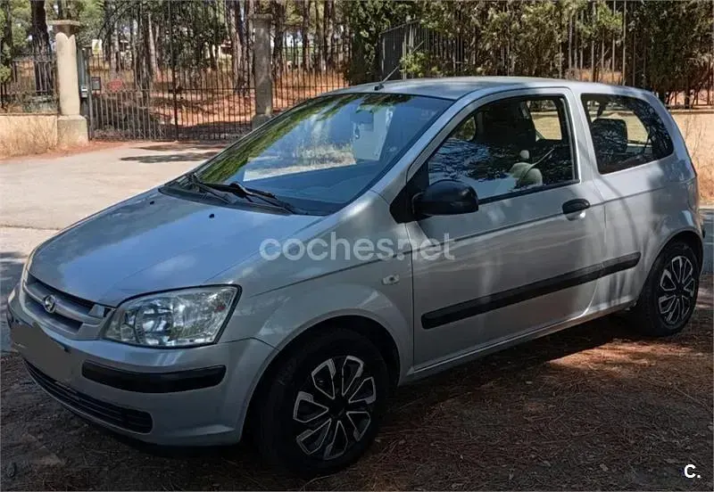 Usado Hyundai Getz 63 CV (46 kW) 2003 Gris / plata Utilitario
