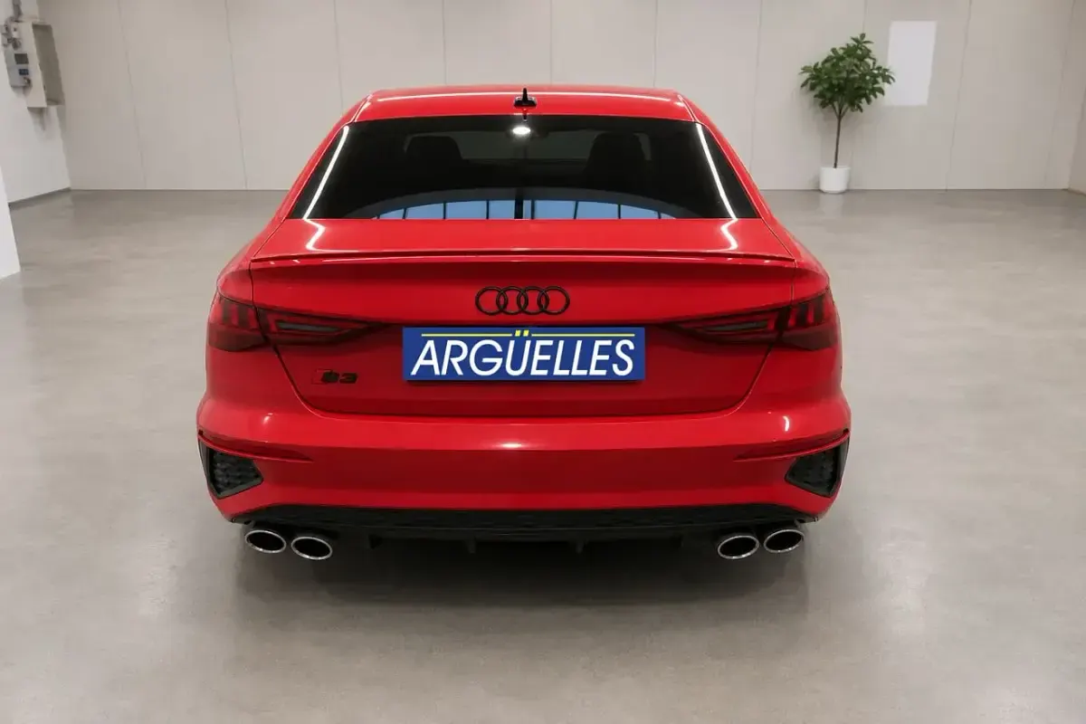 Usado Audi S3 310 CV (228 kW) 2022 Rojo metalizado Berlina