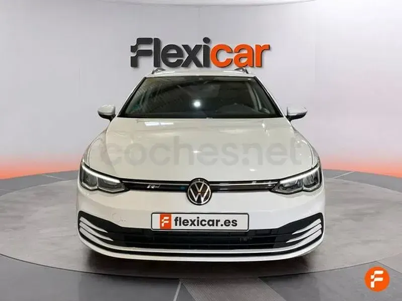 Usado VW Golf VIII 115 CV (84 kW) 2021 Blanco Familiar