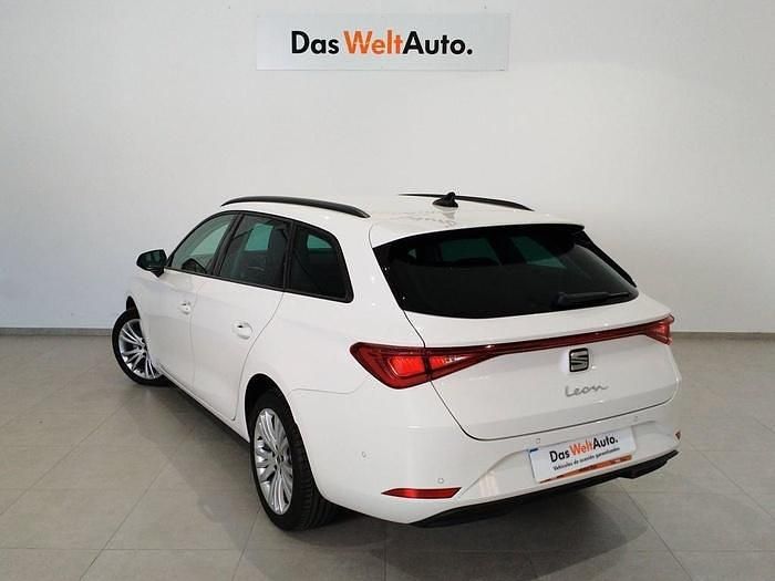 Blanco Usado 2024 Seat Leon ST Style Familiar | 22.740 € (Precio justo) - Imagen 1/4
