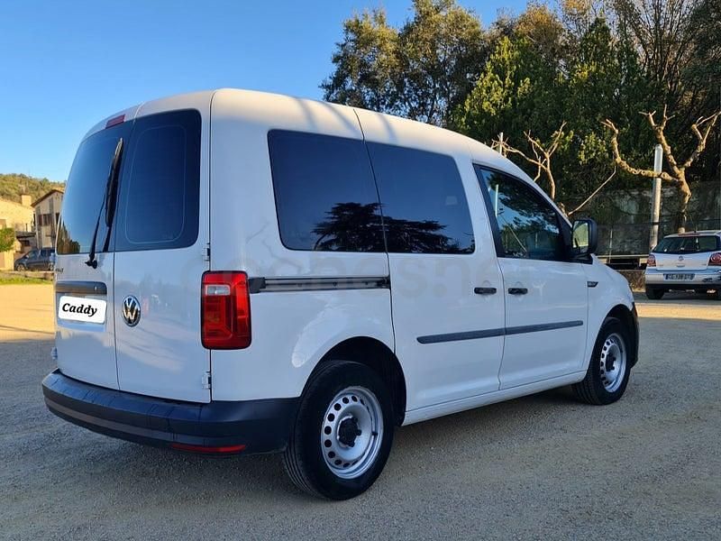 Usado VW Caddy Beach 102 CV (75 kW) 2019 Blanco Monovolumen
