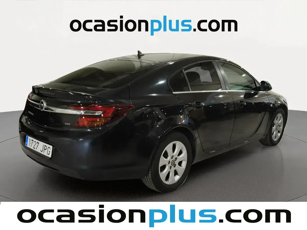 Usado Opel Insignia Selective 136 CV (100 kW) 2016 Negro Berlina