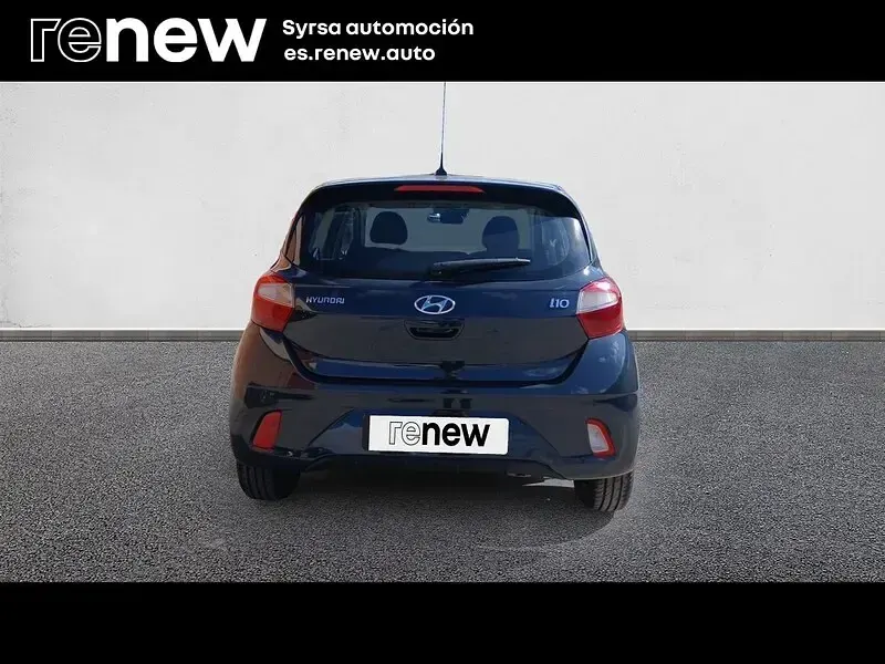 Usado Hyundai i10 66 CV (48 kW) 2021 Gris Utilitario