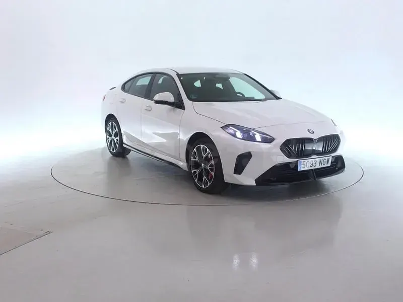 Usado BMW 220 Gran Coupé Sport Line 163 CV (119 kW) 2025 Blanco Coupe