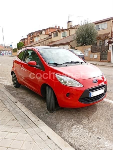Usado Ford Ka 69 CV (50 kW) 2014 Rojo Berlina