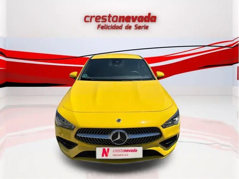 Usado Mercedes CLA200 AMG line 150 CV (110 kW) 2020 Amarillo Utilitario