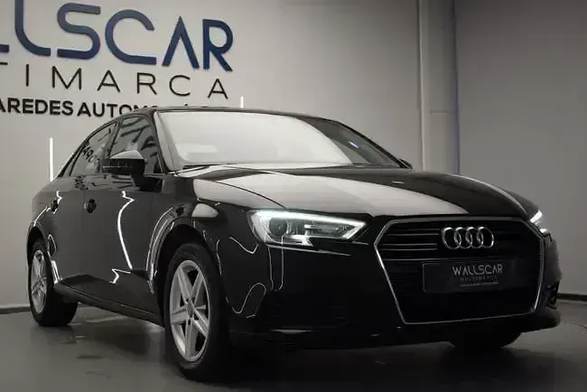 Usado Audi A3 Premium 116 CV (85 kW) 2018 Negro Berlina