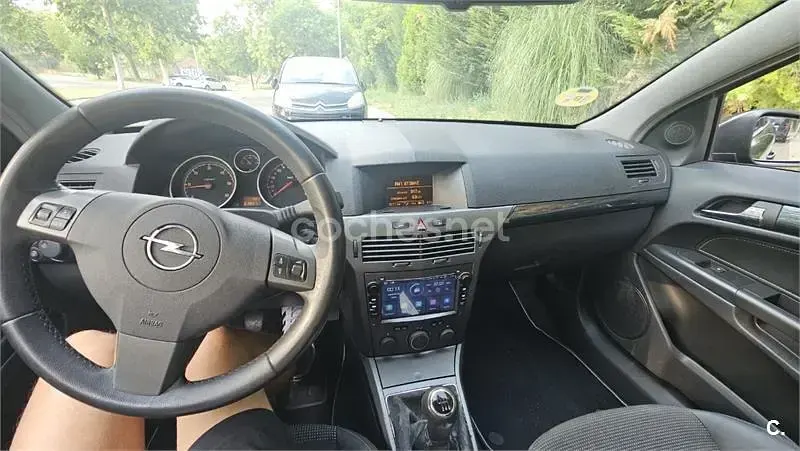 Usado Opel Astra GTC Cosmo 120 CV (88 kW) 2005 Negro Berlina