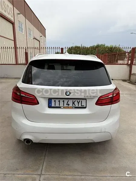 Usado BMW 225 Active Tourer iPerformance 224 CV (164 kW) 2019 Blanco Monovolumen
