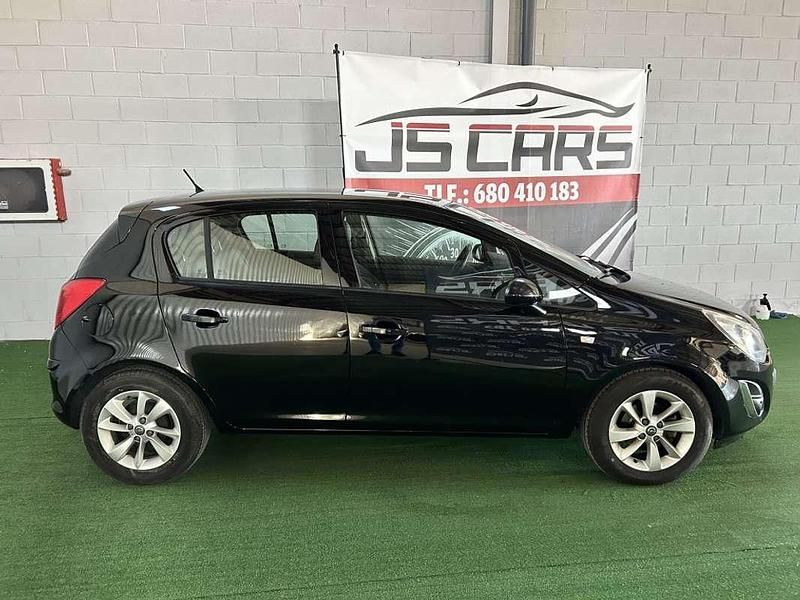 Usado Opel Corsa Selective 101 CV (74 kW) 2014 Negro Utilitario