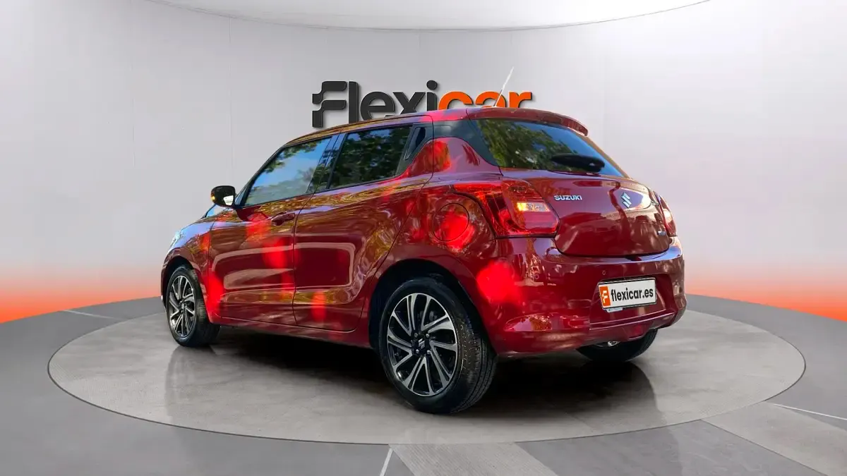 Usado Suzuki Swift GLX 83 CV (61 kW) 2023 Rojo Utilitario
