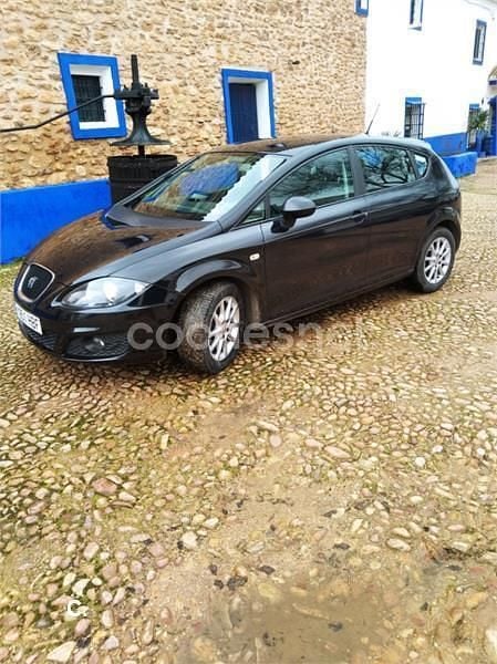 Usado Seat Leon Ecomotive 105 CV (77 kW) 2010 Negro Utilitario