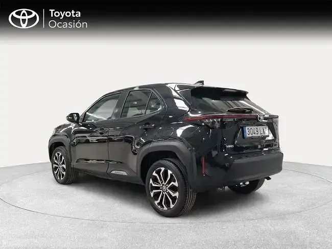 Usado Toyota Yaris Active 116 CV (85 kW) 2022 Negro Utilitario