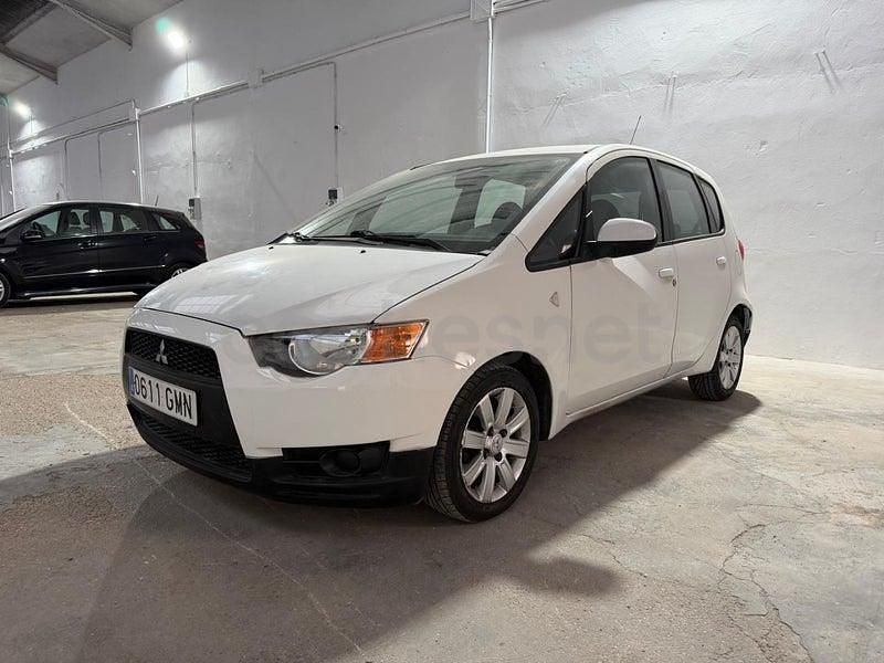 Usado Mitsubishi Colt Invite 75 CV (55 kW) 2009 Blanco Monovolumen