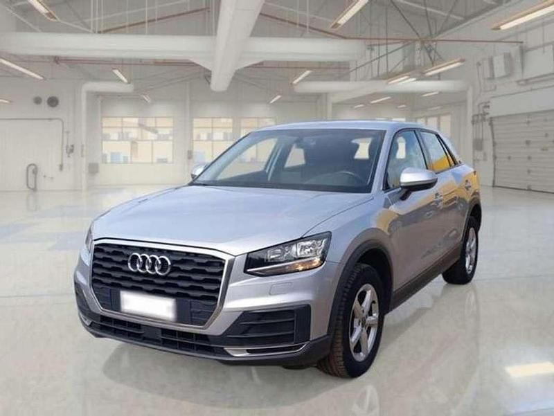 Usado Audi Q2 Advanced 116 CV (85 kW) 2020 Plateado SUV