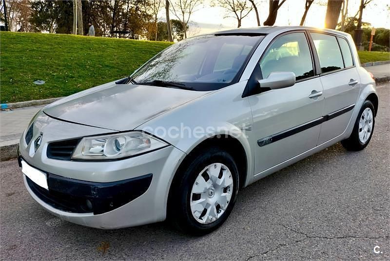 Gris / plata Usado 2010 Renault Mégane Business Berlina | 2300 € (Super precio) - Imagen 1/4