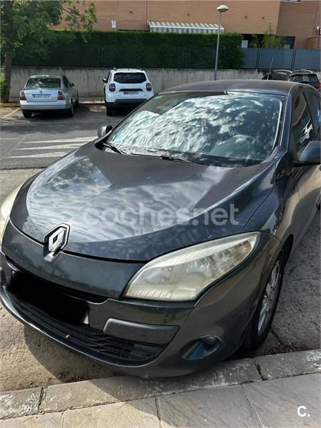 Gris / plata Usado 2008 Renault Mégane III Expression Berlina | 5000 € (Precio justo) - Imagen 1/4