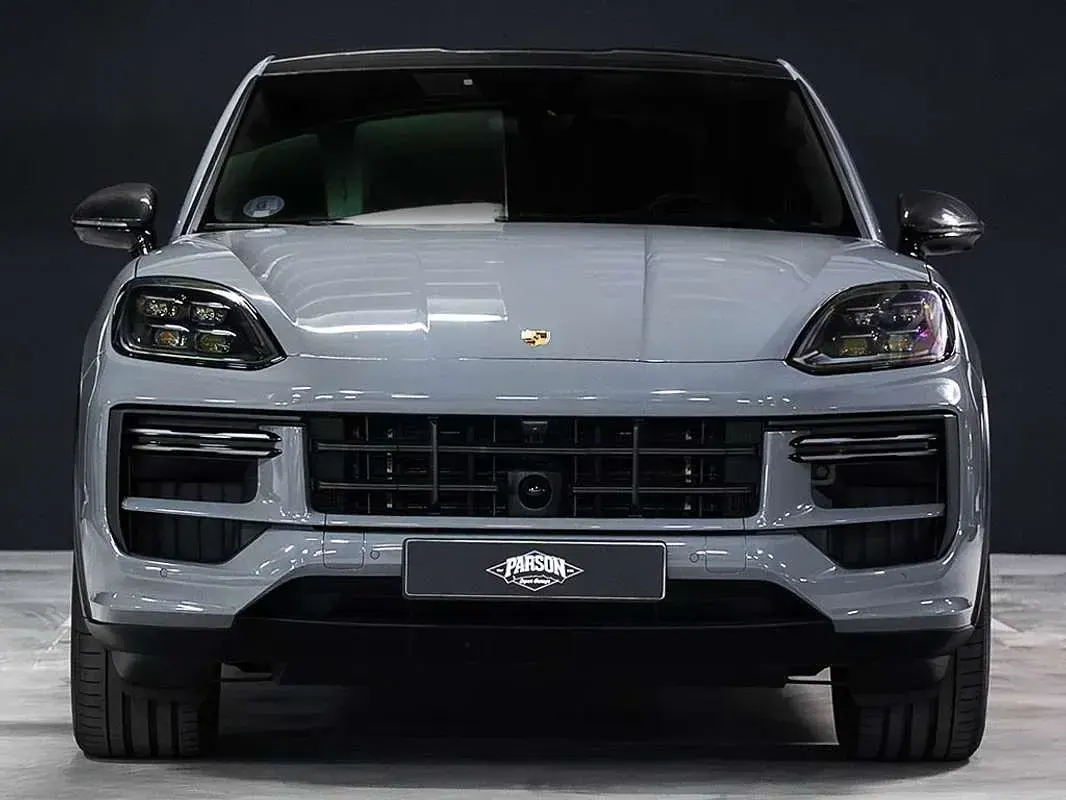 Usado Porsche Cayenne Turbo E-Hybrid 740 CV (544 kW) 2025 Gris SUV