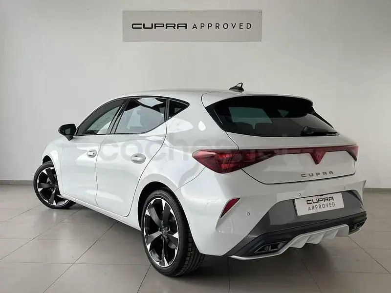 Usado Cupra Leon 150 CV (110 kW) 2025 Blanco Berlina