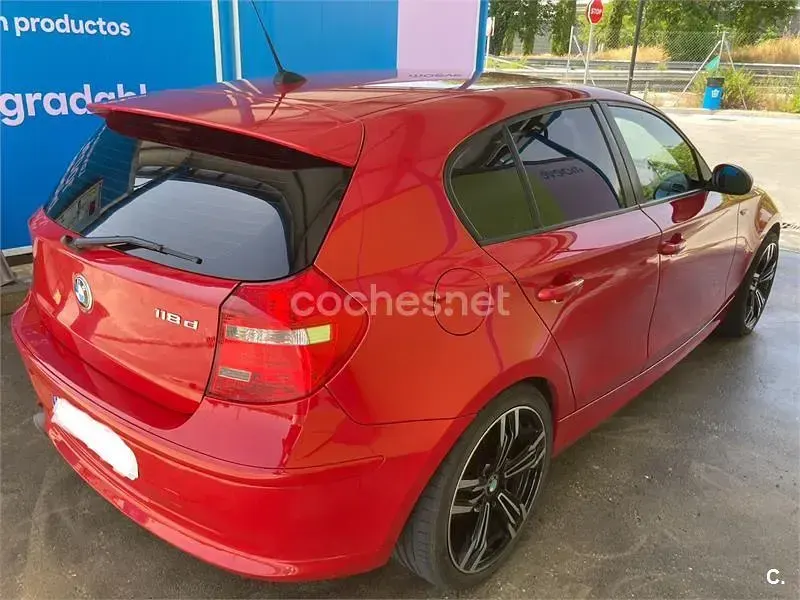 Usado BMW 118 143 CV (105 kW) 2009 Rojo Utilitario