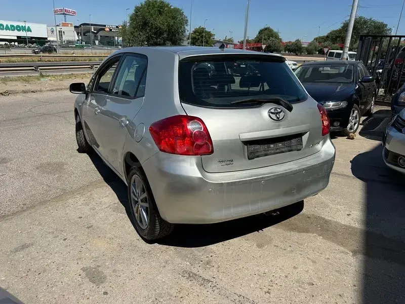 Usado Toyota Auris 97 CV (71 kW) 2008 Gris / plata Utilitario