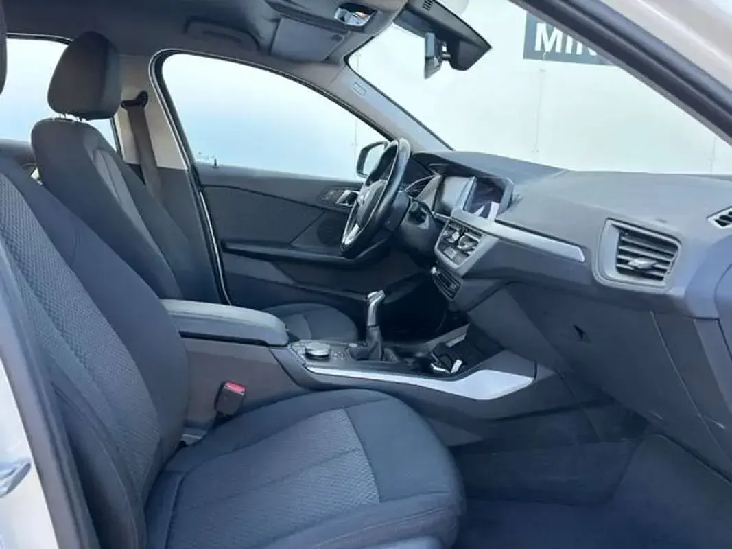 Usado BMW 116 Comfort Edition 116 CV (85 kW) 2023 Blanco Utilitario