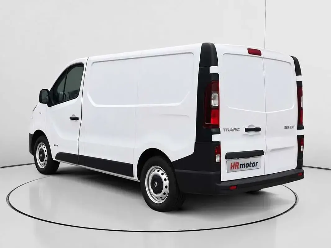 Usado Renault Trafic 114 CV (83 kW) 2016 Blanco Monovolumen