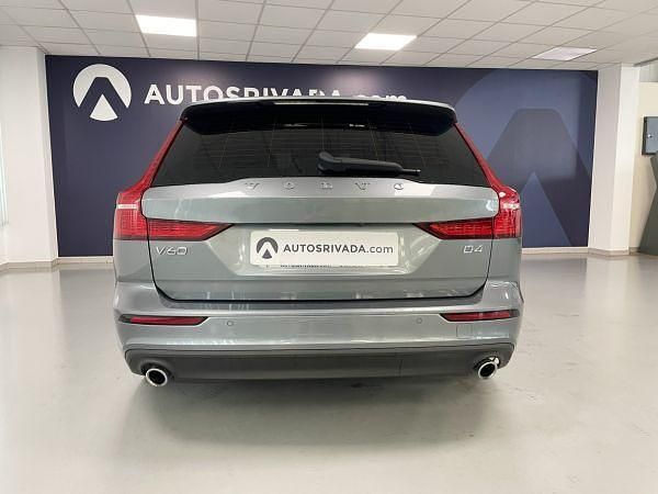Usado Volvo V60 Momentum 190 CV (139 kW) 2020 Gris brich light metalizado Familiar