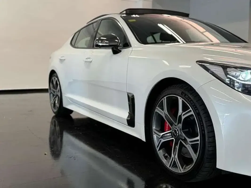 Usado Kia Stinger GT 370 CV (272 kW) 2018 Blanco Utilitario